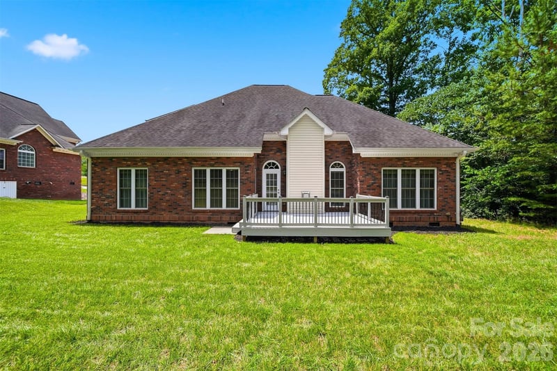 1110 Mayfield Cir, Conover, NC 28613