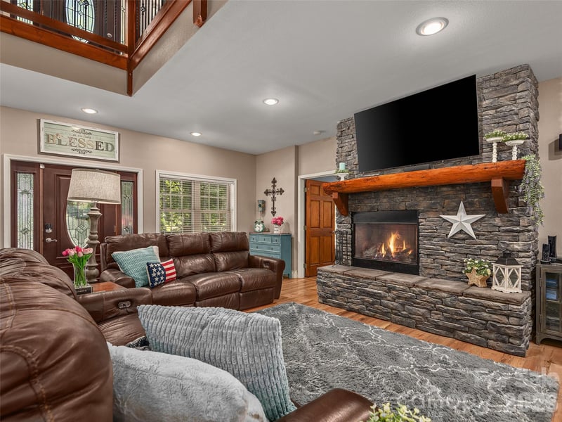 148 Campbell Creek Rd, Maggie Valley, NC 28751