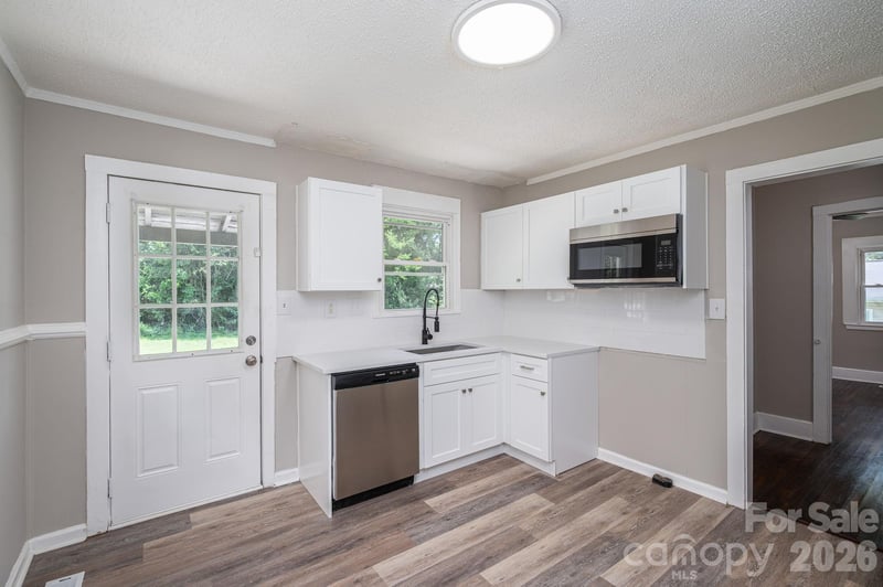913 Edgemont Ave, Belmont, NC 28012