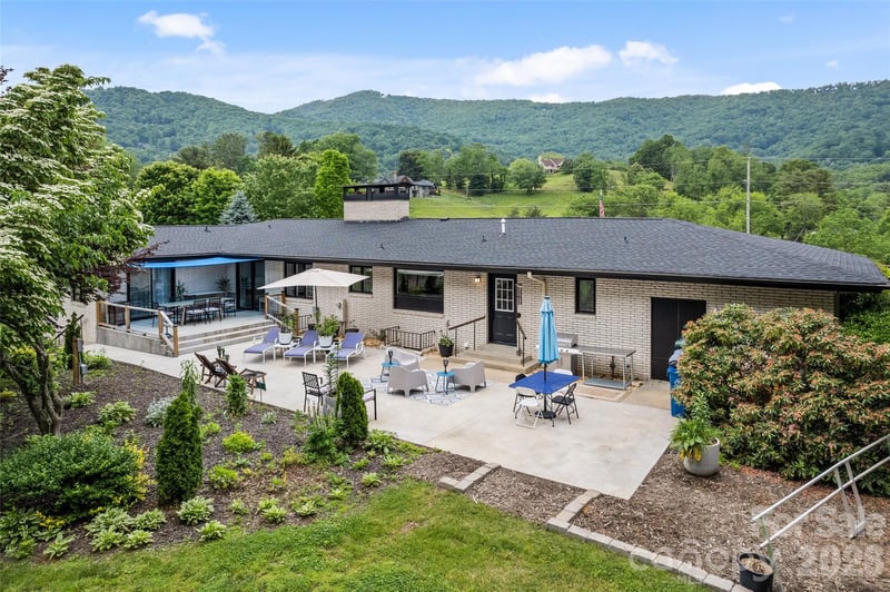 225 Valley View Ter, Waynesville, NC 28786