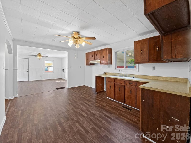 80 Ridge St, Marion, NC 28752