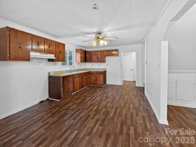 80 Ridge St, Marion, NC 28752