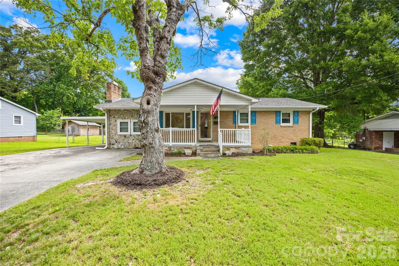 205 Gaddis Dr, Mount Holly, NC 28120