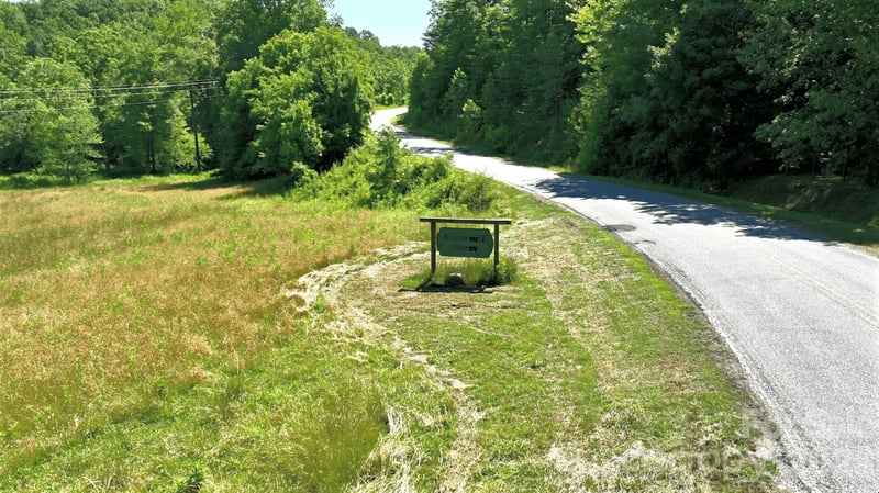 1194 Palmer Rd, Mill Spring, NC 28756