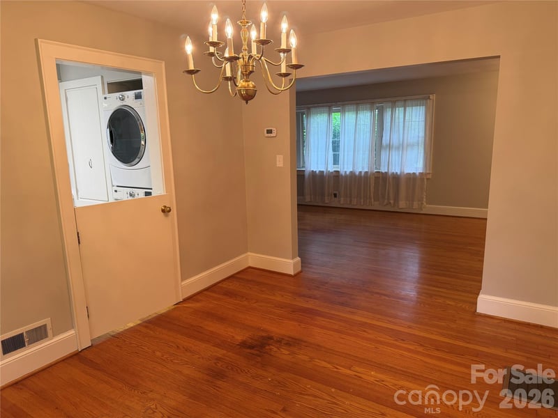 901 Ridgecrest Dr, Lenoir, NC 28645