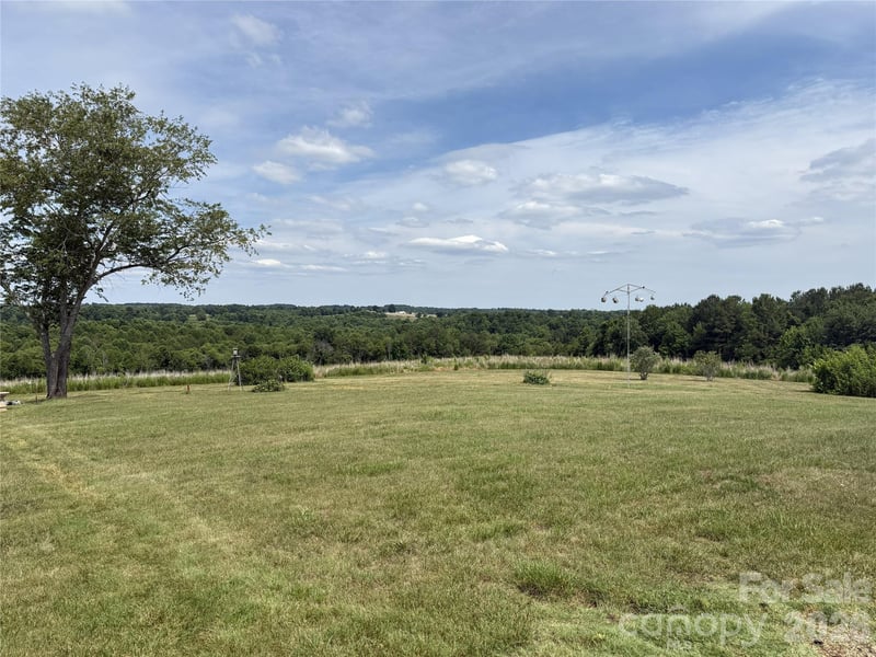 4806 Harmony Hw, Hamptonville, NC 27020