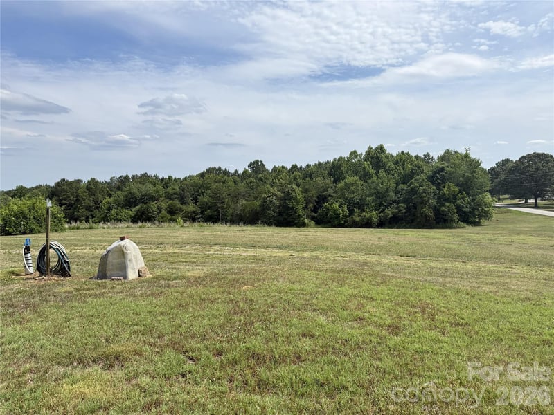 4806 Harmony Hw, Hamptonville, NC 27020