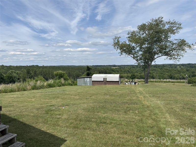 4806 Harmony Hw, Hamptonville, NC 27020