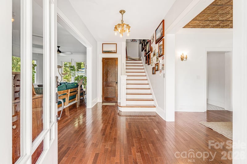 18 Robinwood Ave, Asheville, NC 28806