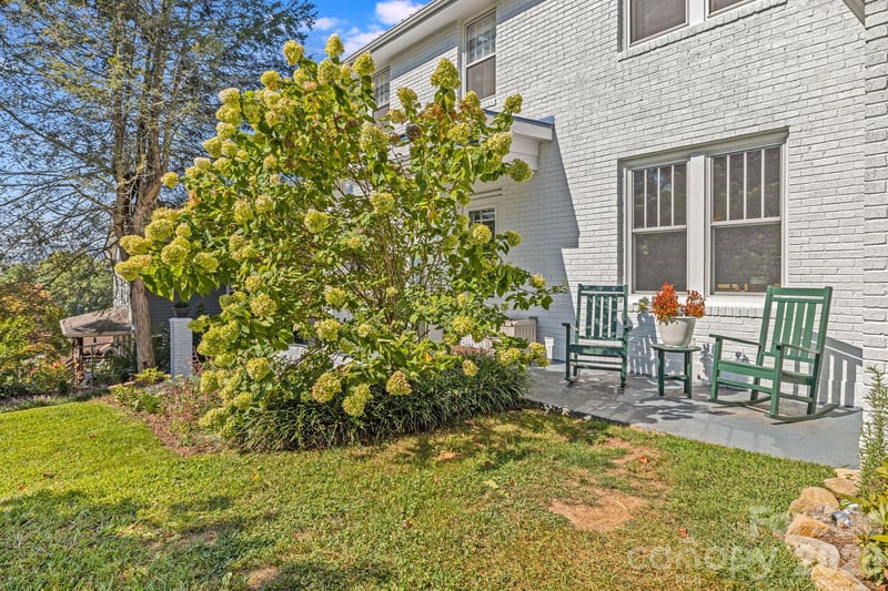 18 Robinwood Ave, Asheville, NC 28806