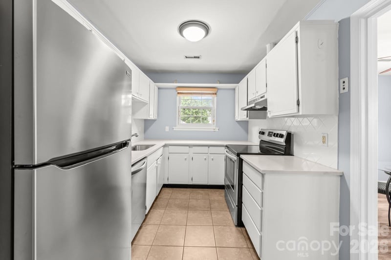 8521 Castle Pine Ct, Charlotte, NC 28226