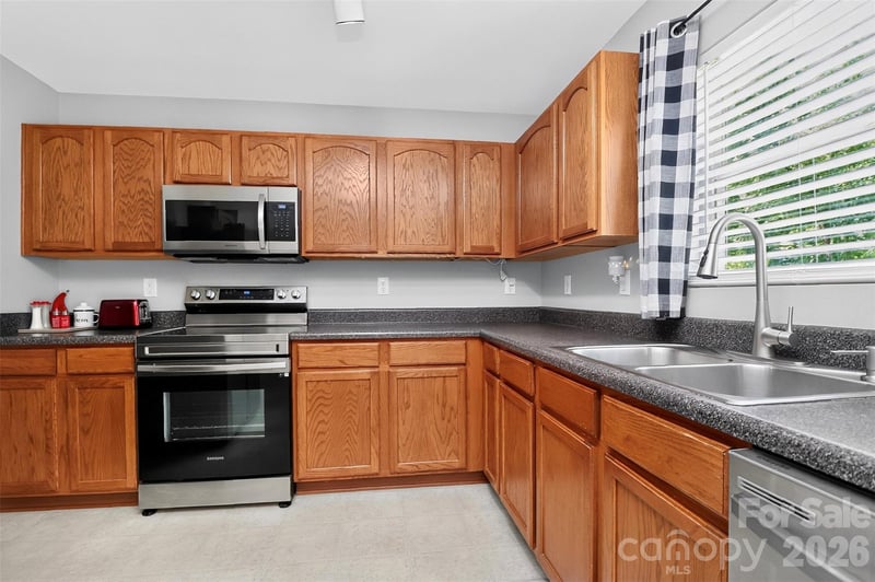 10825 Dry Stone Dr, Huntersville, NC 28078