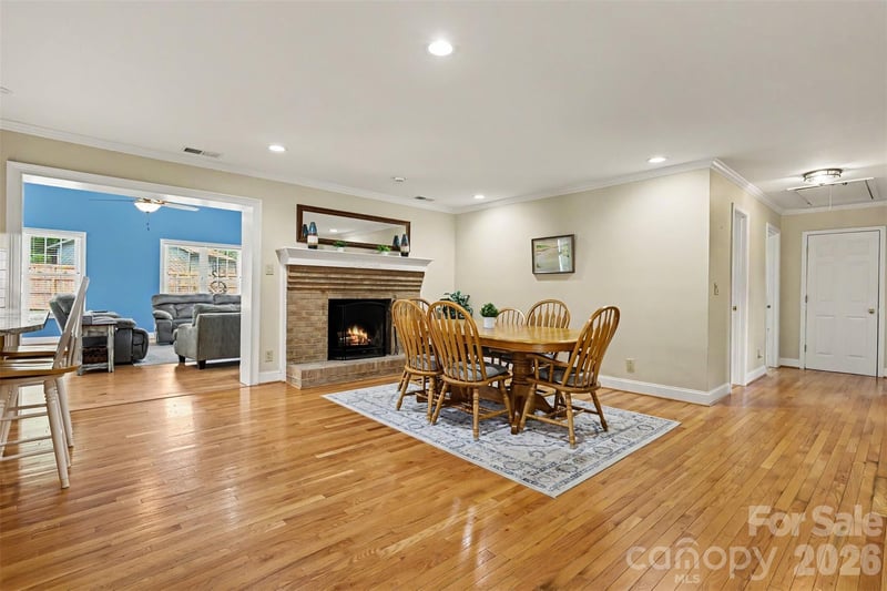 114 Carderock Ct, Charlotte, NC 28214