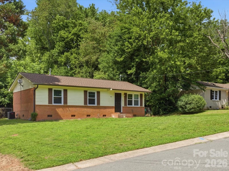 622 Dunbrook Ln, Charlotte, NC 28217