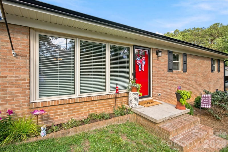 4608 Rainbow Dr, Kannapolis, NC 28081