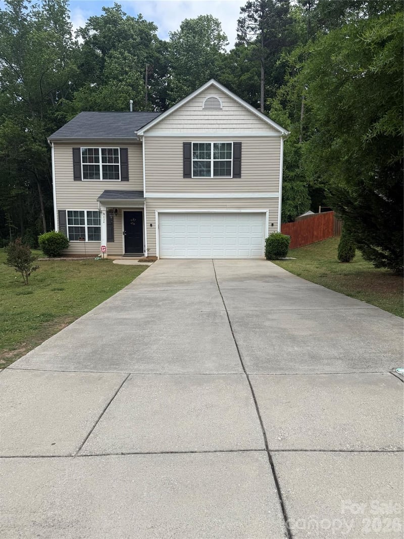 9424 Quilting Bee Ln, Charlotte, NC 28216