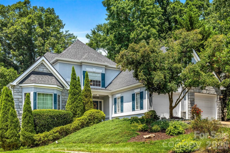 11 Tiverton Ln, Asheville, NC 28803
