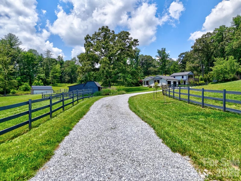 23 Lindsey Loop Rd, Fletcher, NC 28732
