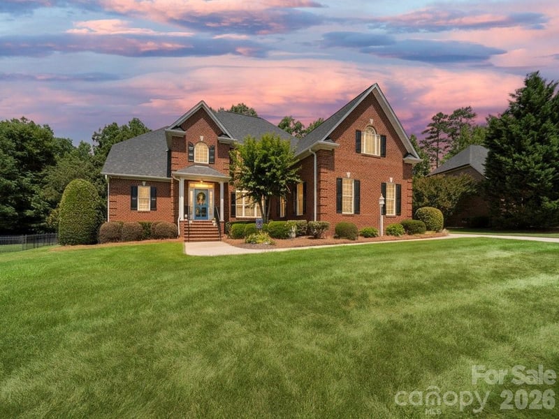 5633 Old Town Ln, Gastonia, NC 28056