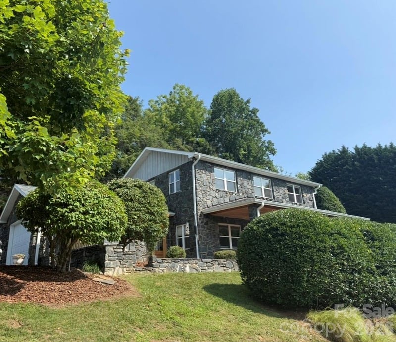 195 Oak Ln, Mars Hill, NC 28754