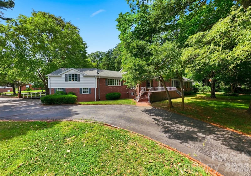 826 College Ave, Newton, NC 28658