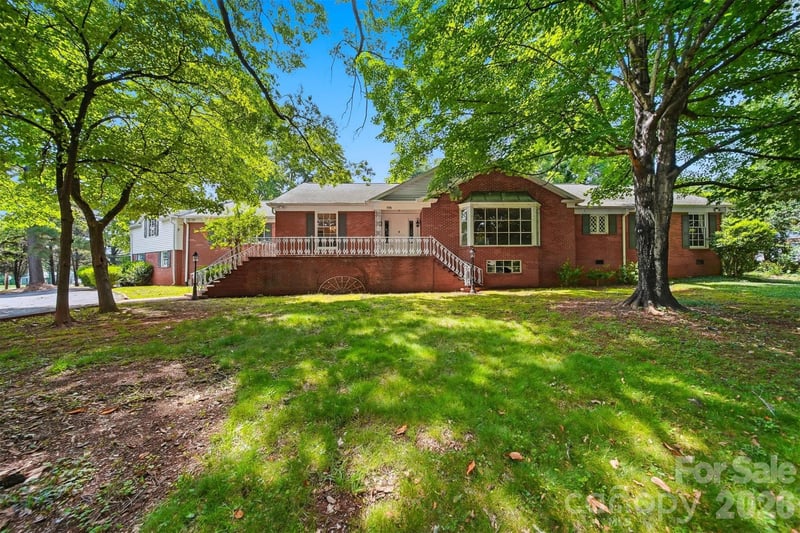 826 College Ave, Newton, NC 28658