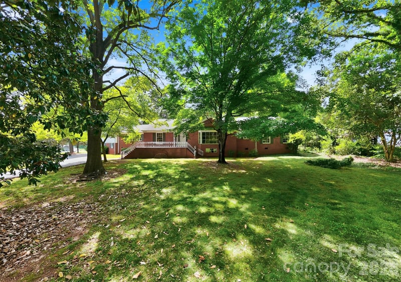 826 College Ave, Newton, NC 28658