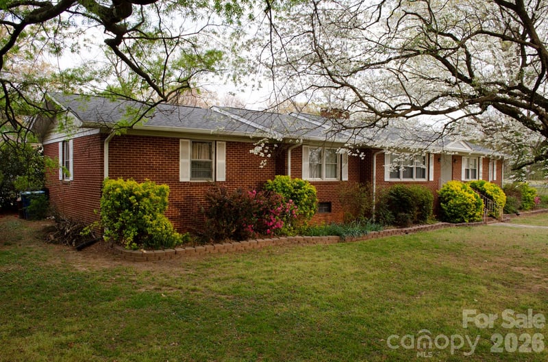 4646 Rainbow Dr, Kannapolis, NC 28081