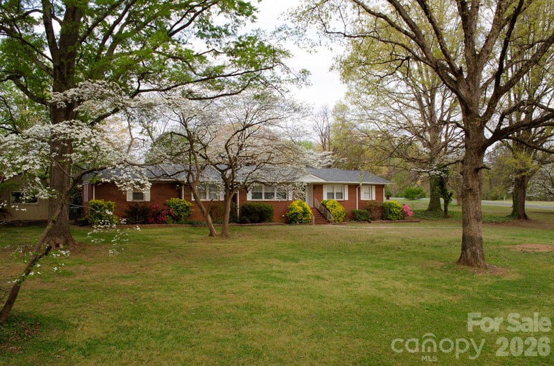 4646 Rainbow Dr, Kannapolis, NC 28081