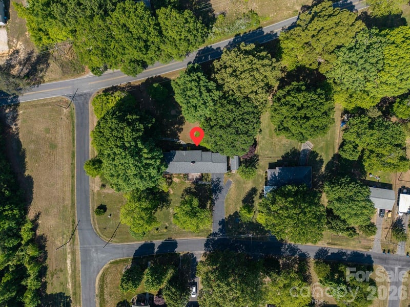 4646 Rainbow Dr, Kannapolis, NC 28081