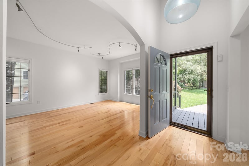 135 Buffalo Trl, Asheville, NC 28805