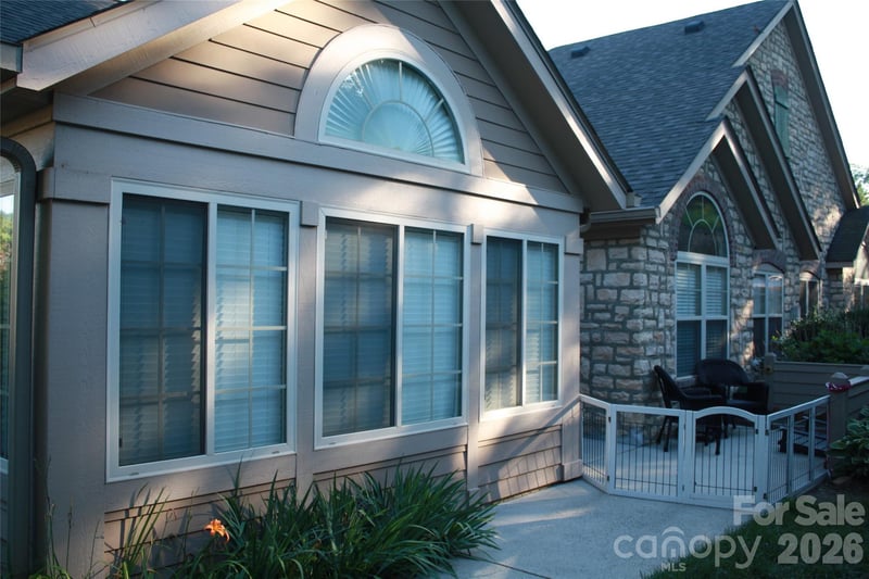 52 Mountain Meadow Cir, Weaverville, NC 28787