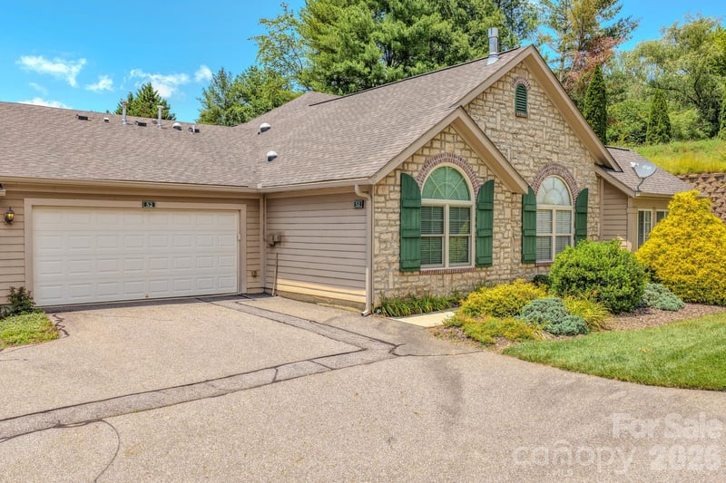 52 Mountain Meadow Cir, Weaverville, NC 28787