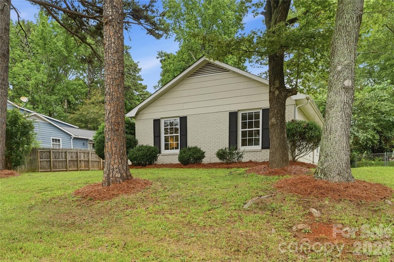 5439 Autumn End Cir, Charlotte, NC 28212