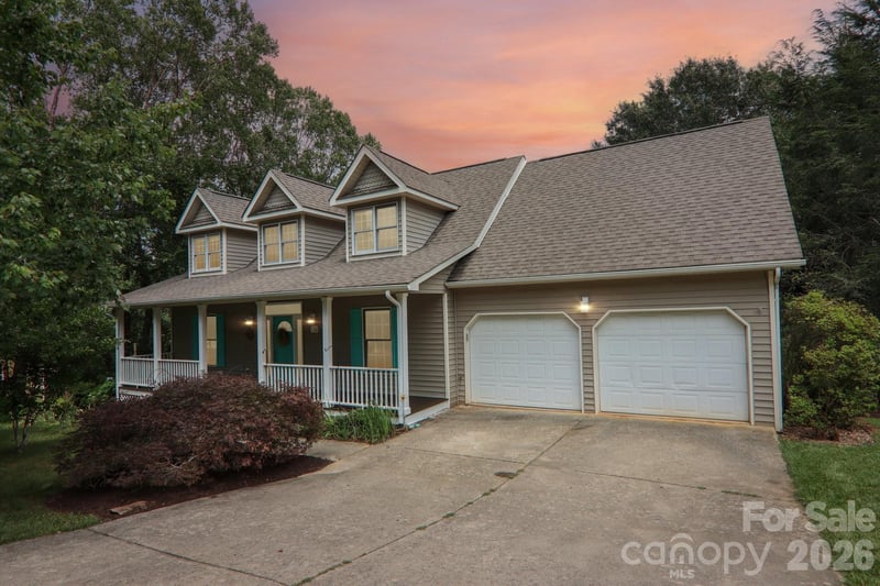 104 Meadow Lake Rd, Asheville, NC 28803
