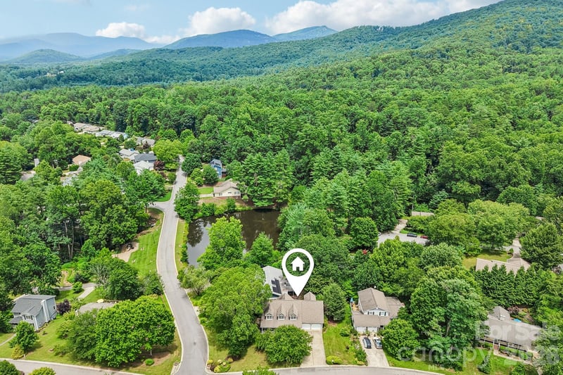104 Meadow Lake Rd, Asheville, NC 28803