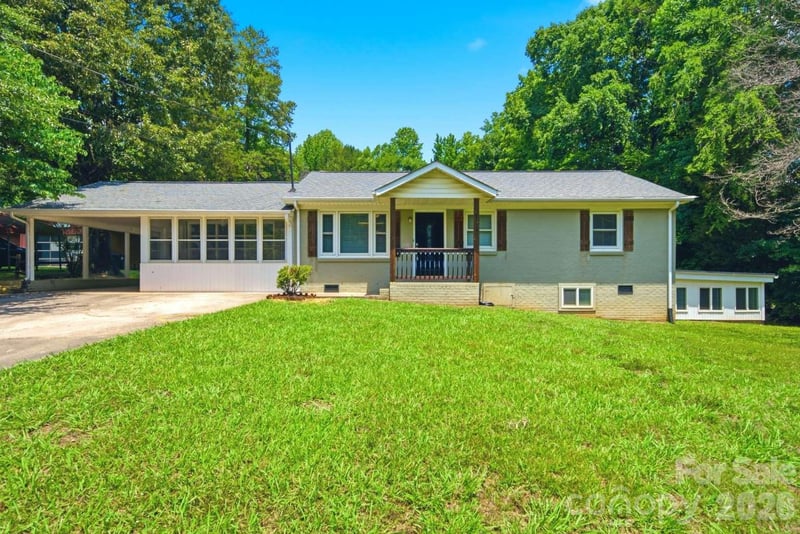 211 Valleydale Dr, Gastonia, NC 28056