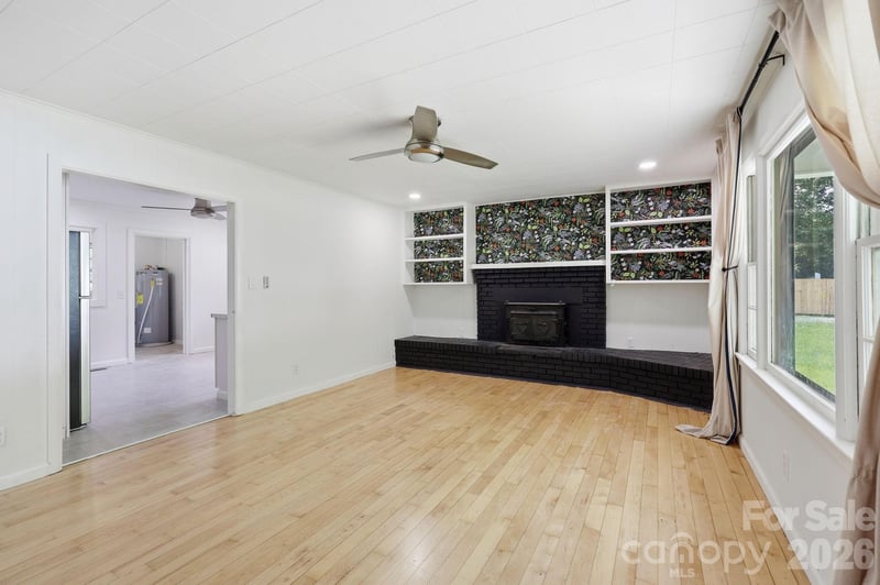 31 Edwards St, Waynesville, NC 28786