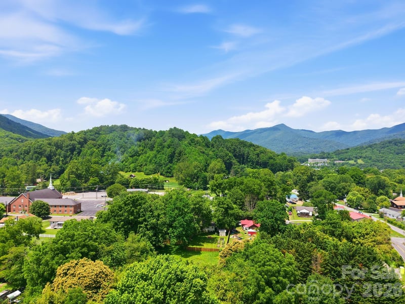 31 Edwards St, Waynesville, NC 28786