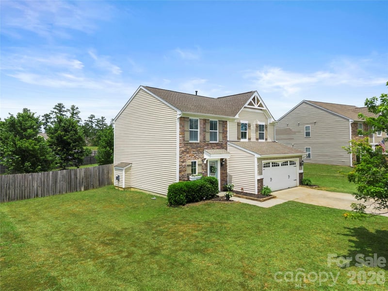 3017 Rhododendron Pl, Clover, SC 29710
