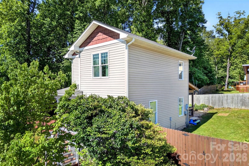 12 Jubilee Cir, Black Mountain, NC 28711