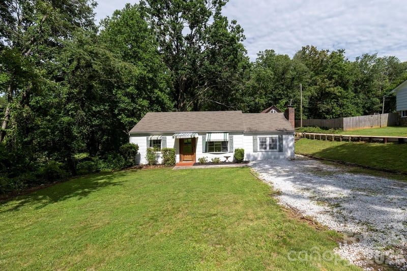 445 Old Haw Creek Rd, Asheville, NC 28805