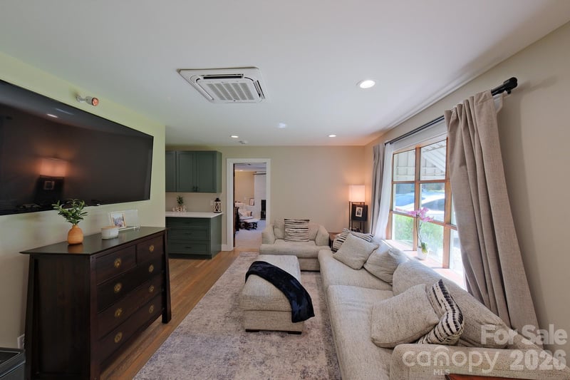445 Old Haw Creek Rd, Asheville, NC 28805