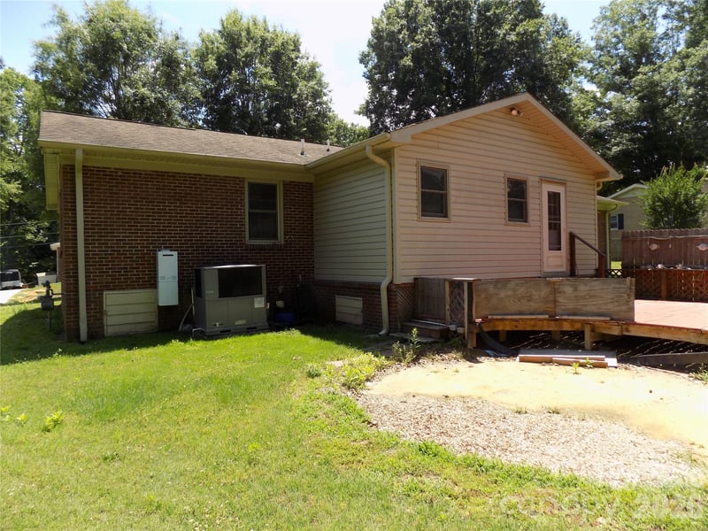 704 Craig St, Cherryville, NC 28021