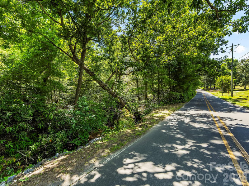 742 Hiawassee Ave, Black Mountain, NC 28711