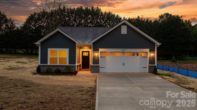 2817 17th Street Ct NE, Hickory, NC 28601