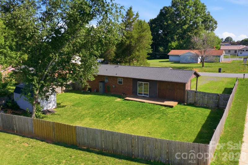 2405 2nd St, Statesville, NC 28677