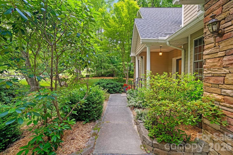 36 Poplar Creek Dr, Asheville, NC 28805