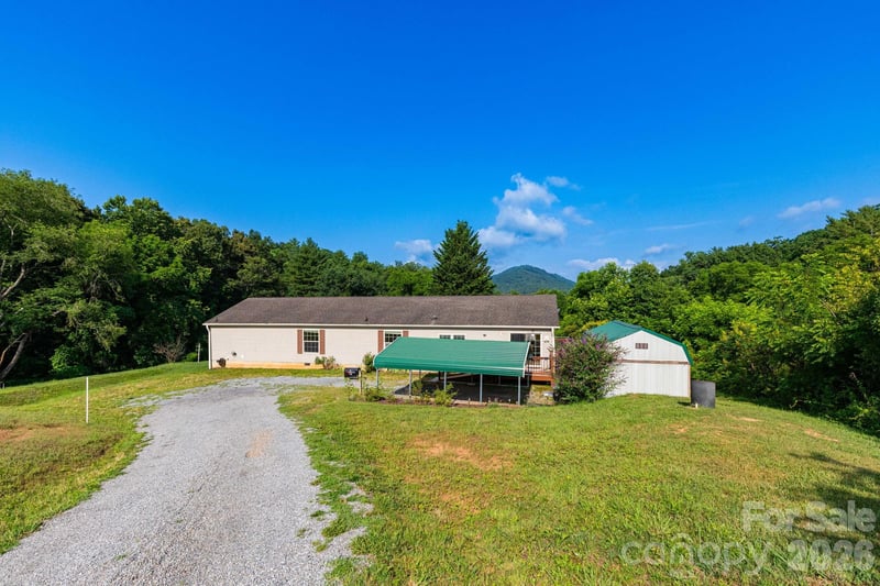 71 Teachers Ln, Canton, NC 28716