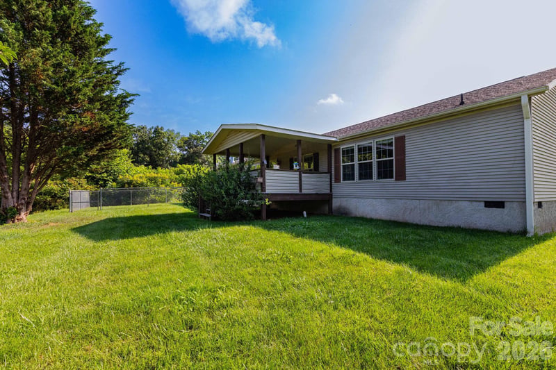 71 Teachers Ln, Canton, NC 28716